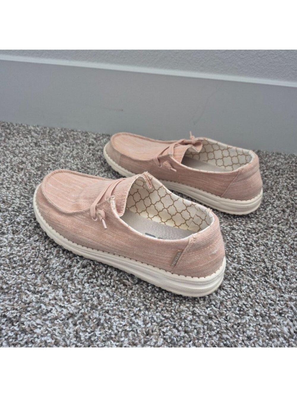 Hey Dude Wendy Sparkling Rose Gold Loafers Casual Womens 8 Lightweight Slip-On - Picture 3 of 6